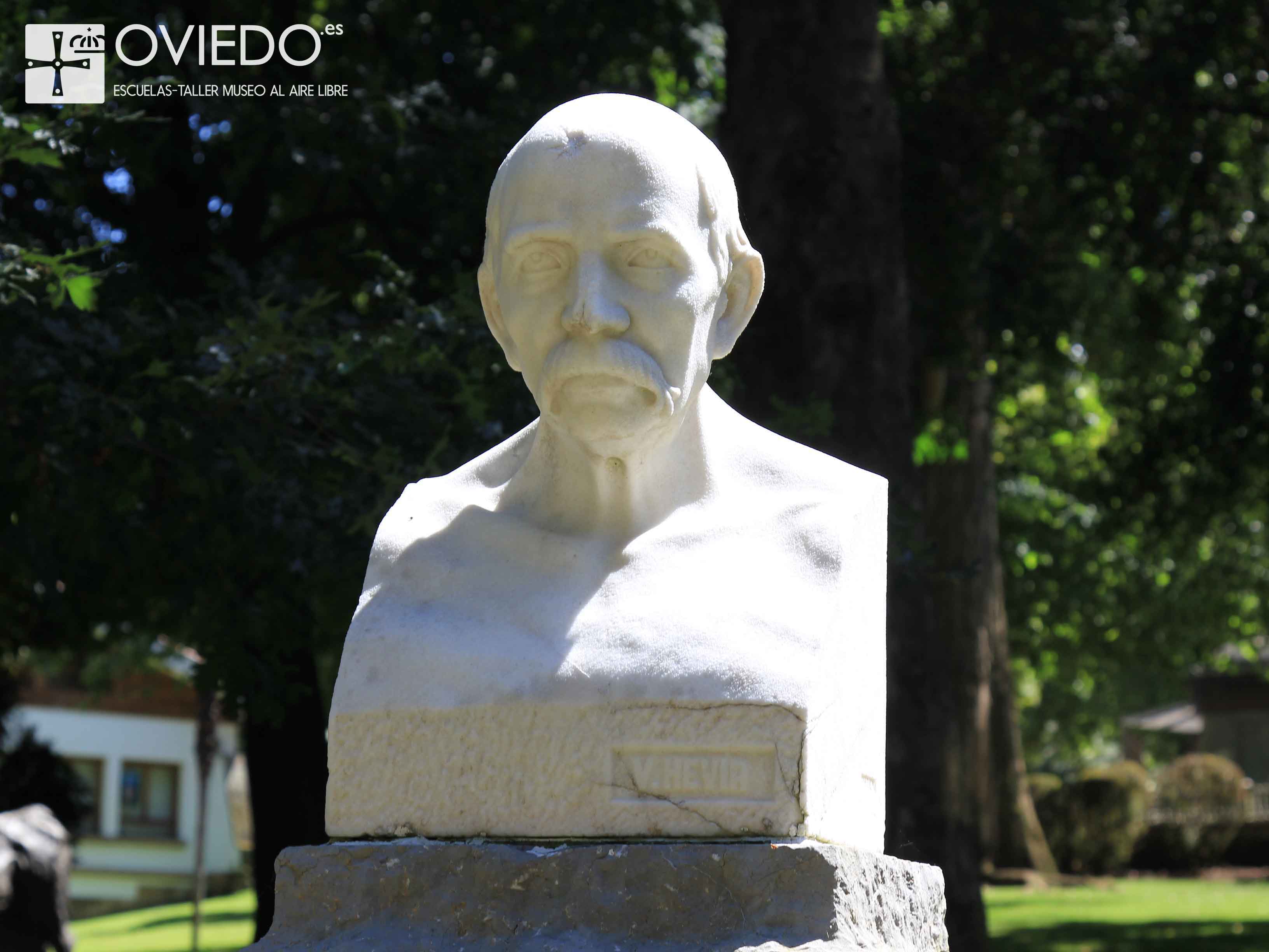 Escultura Juan Rodríguez Muñiz